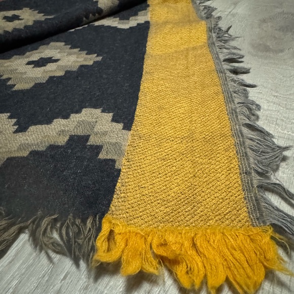 NEW Aritzia Wilfred Diamond Mosaic Reversible Wool Scarf in Peniche wBorder NWOT - Picture 10 of 12